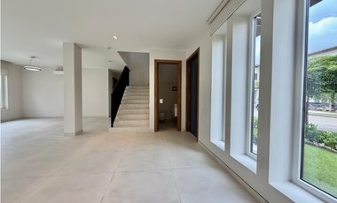 ALQUILER DE CASA EN SANTA MARIA A ESTRENAR - THE WOODS