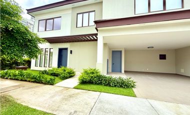 ALQUILER DE CASA EN SANTA MARIA A ESTRENAR - THE WOODS