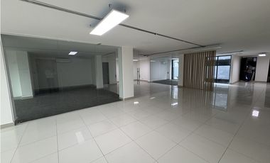 Oficina en Alquiler Calle 50 Panamá – PH Embajador 5.1 - 165m2 - AAH