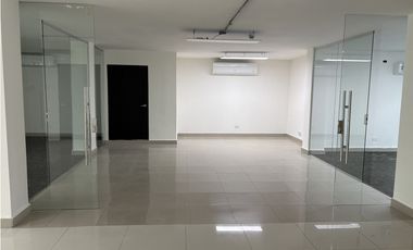 Oficina en Alquiler Calle 50 Panamá – PH Embajador 5.1 - 165m2 - AAH