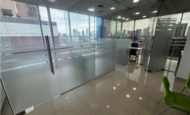 EL CARMEN / PLAZA KORINTHO / 74M / 4 DIVISIONES / FRENTE A VIA