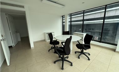 Oficina en Alquiler Calle 50 Panamá – PH Embajador - 131m2 - JAC
