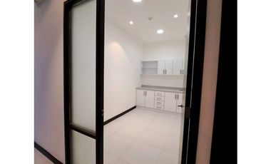 ALQUILO LOCAL COMERCIAL 4 CONSULTORIOS/OFICINAS COSTA DEL ESTE VV