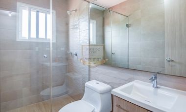 Venta de Casa Modelo Marsella Esquinera en Reserva de Versalles