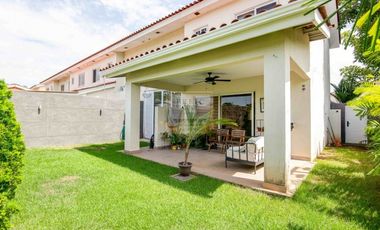 Venta de Casa Modelo Marsella Esquinera en Reserva de Versalles