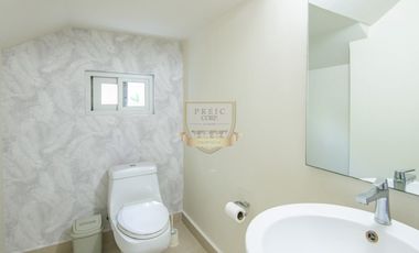 Venta de Casa Modelo Marsella Esquinera en Reserva de Versalles