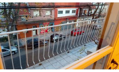 Amplio y lindo  departamento hasta 6 huéspedes.