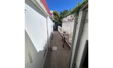SE VENDE CASA EN PH EN BARRIO SOL Y LAGO