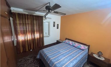 SE VENDE CASA EN PH EN BARRIO SOL Y LAGO
