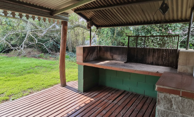 VENTA DE CASA CON PISCINA SOBRE 2 LOTES EN EL TEJADO