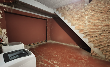 VENTA DE CASA CON PISCINA SOBRE 2 LOTES EN EL TEJADO