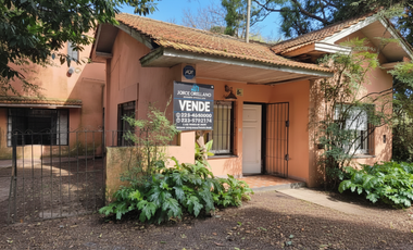 VENTA DE CASA CON PISCINA SOBRE 2 LOTES EN EL TEJADO