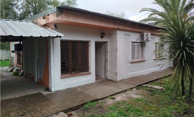 CASA 4 AMBIENTES -PERMUTA