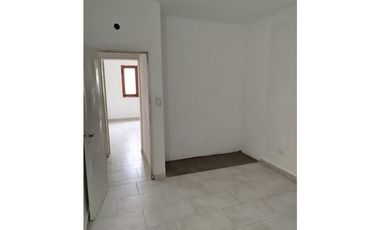 CASA 4 AMBIENTES -PERMUTA