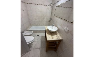 CASA 4 AMBIENTES -PERMUTA