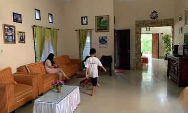 Rumah Secondary Terawat di Kadia, LT 470m² Luas Bangunan 268m²