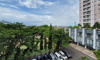 Sewa Apartemen Gading Icon - seberang halte bus dan kelapa gading