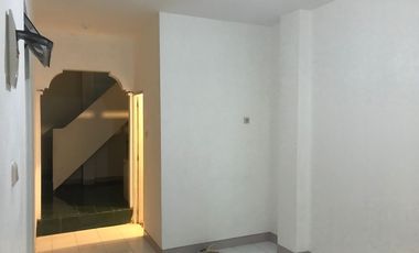 Disewakan Rumah Tinggal  NUSA LOKA  BSD   2 lantai 4 kt