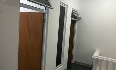 Disewakan Rumah Tinggal  NUSA LOKA  BSD   2 lantai 4 kt
