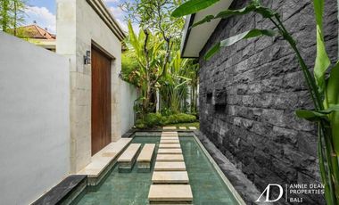 LEASEHOLD | TROPICAL LUXURY VILLA JUST 10 MINUTES FROM UBUD CENTRE