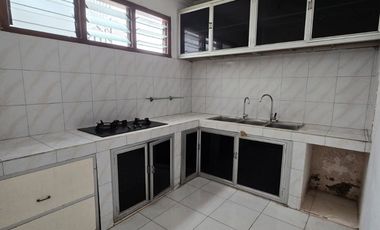 DIsewakan rumah Kutisari Selatan siap huni