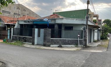 Rukah Bagus Siap Huni di Banyuanyar Solo Kota dekat Jalan Raya