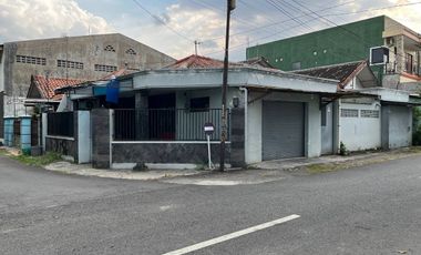 Rukah Bagus Siap Huni di Banyuanyar Solo Kota dekat Jalan Raya