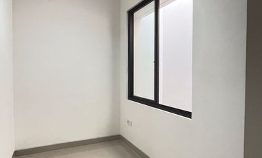 Sewa Murah Rumah Pik 2 Milenial Uk 4,5x12,5 2 lantai Ada 1 AC