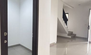 Sewa Murah Rumah Pik 2 Milenial Uk 4,5x12,5 2 lantai Ada 1 AC