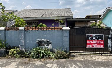 Dijual Murah rumah di komplek Opi depan Danau