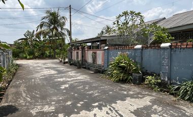 Dijual Murah rumah di komplek Opi depan Danau