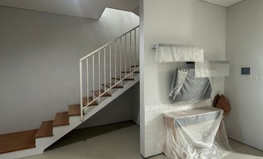 Rumah Bagus Ada Furnish di Gununganyar Dekat Merr dan Tol