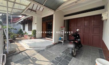 For rent Rumah Baru Di Renov Dengan Luas Tanah Besar Di kota