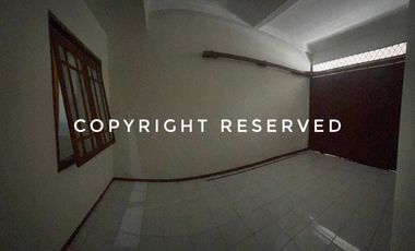 For rent Rumah Baru Di Renov Dengan Luas Tanah Besar Di kota