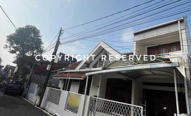 For rent Rumah Baru Di Renov Dengan Luas Tanah Besar Di kota