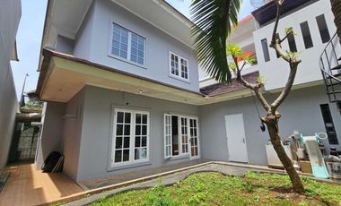 DISEWAKAN RUMAH 2 LANTAI DI KOTA WISATA CIBUBUR