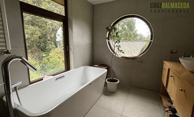 Casa en Arriendo en Condominio Las Tranqueras, amplios espacios, seguridad.