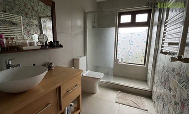 Casa en Arriendo en Condominio Las Tranqueras, amplios espacios, seguridad.