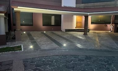 CASA EN VENTA EN VALLE ESCONDIDO