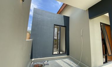 Rumah Siap Huni 7 menit ke UNS & Solo Safari