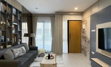 RUMAH BARU MEWAH 3 LANTAI SIAP HUNI TOWNHOUSE STRATEGIS DI JAGAKARSA