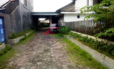 JUAL Tanah Luas Ada 3 Unit Bangunan Rumah Besar Di Atasnya Dekat Fasum