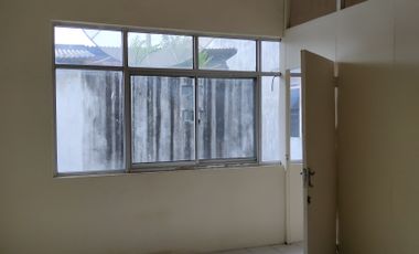 Rumah townhouse di tengah kota, bebas banjir, aman, bisa nego habis