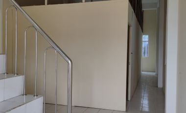 Rumah townhouse di tengah kota, bebas banjir, aman, bisa nego habis