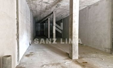 Jacarandas: Amplia bodega ideal para almacenaje.