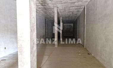 Jacarandas: Amplia bodega ideal para almacenaje.