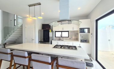 Casa en Venta en el SENDERO | Vista al mar