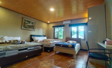 Villa 5 kamar tidur kolam renang