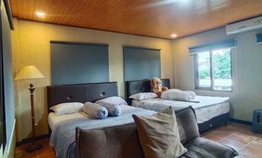 Villa 5 kamar tidur kolam renang