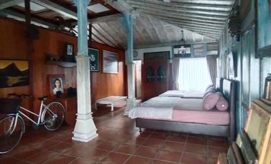 Villa 5 kamar tidur kolam renang